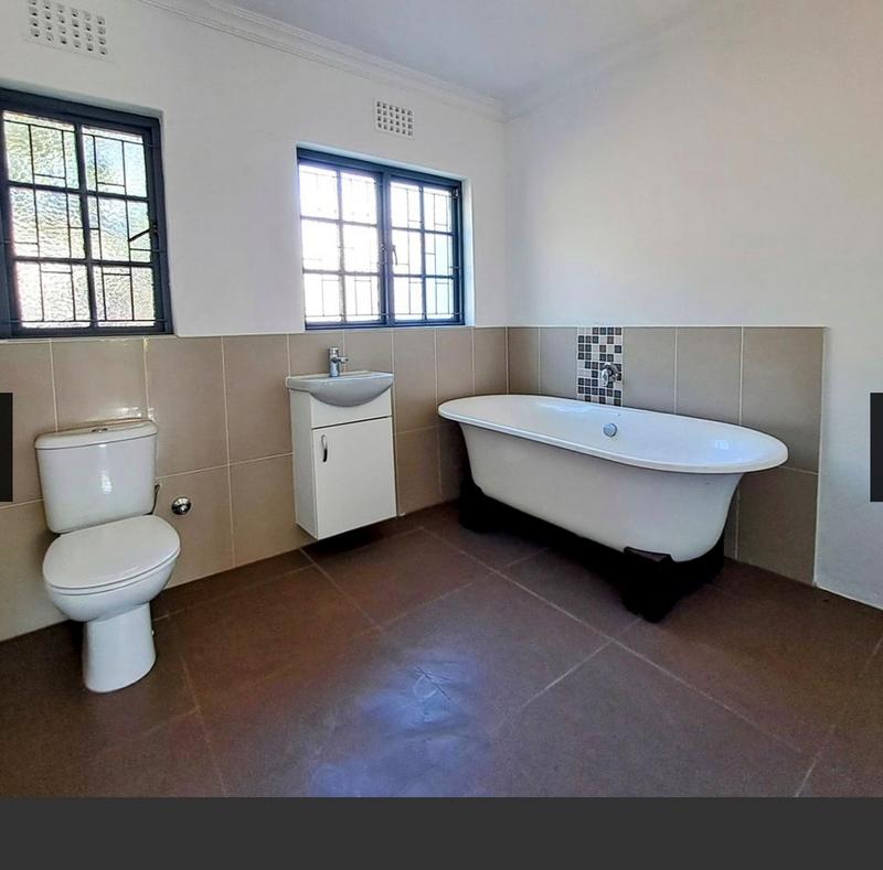 3 Bedroom Property for Sale in Beach Estate Western Cape